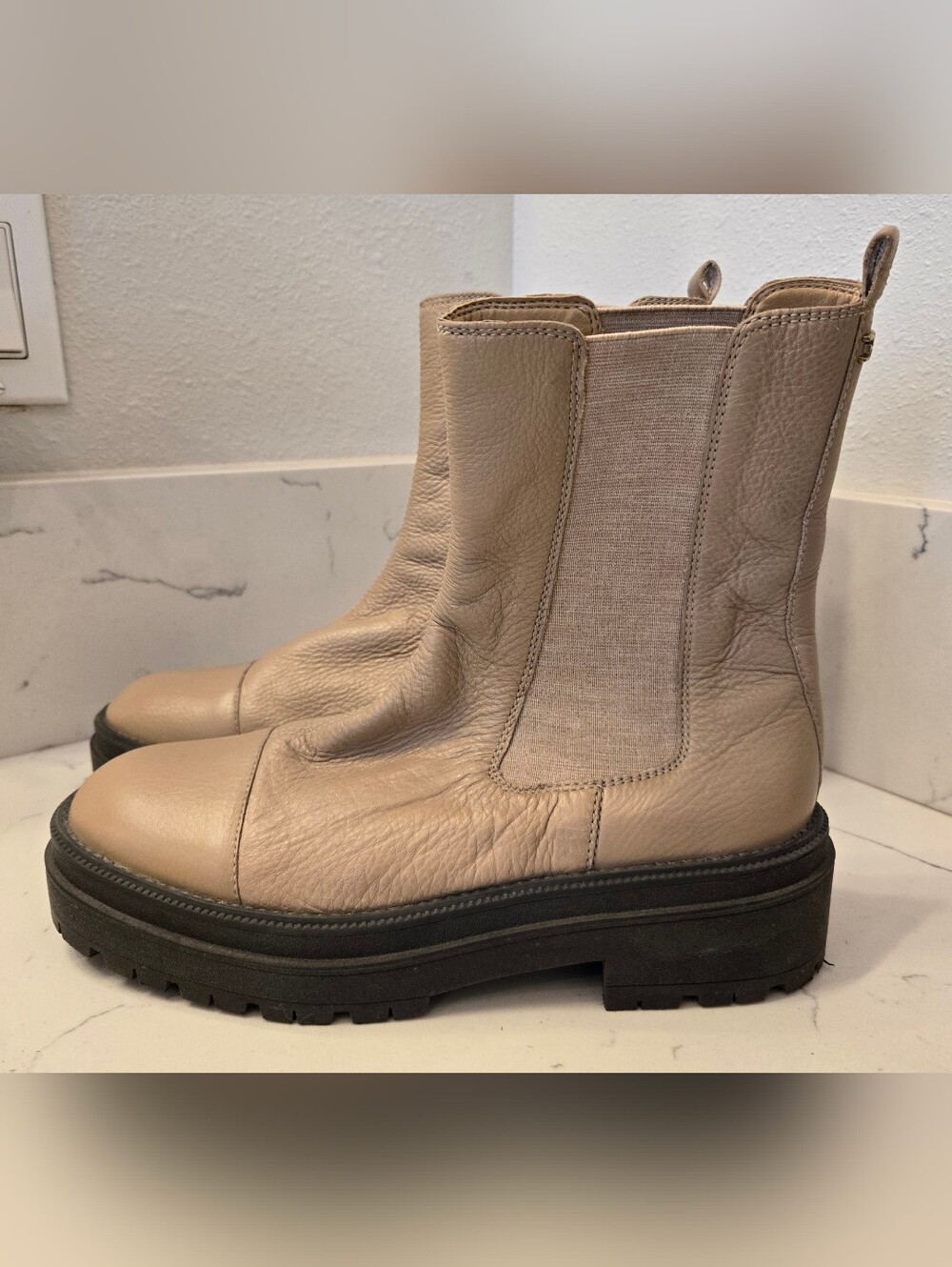 Sam Edelman Wellington Chelsea Boots Tan Leather Lug Sole Womens 10